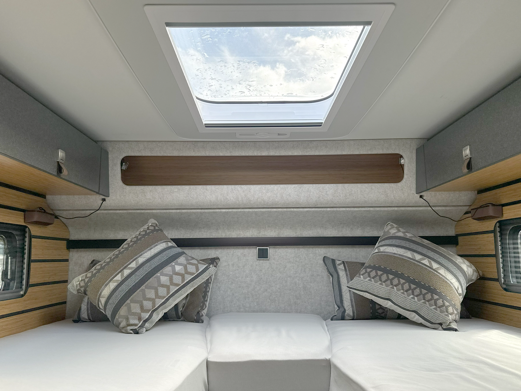 Hymer ML-T 570 Skylight Over Rear Beds