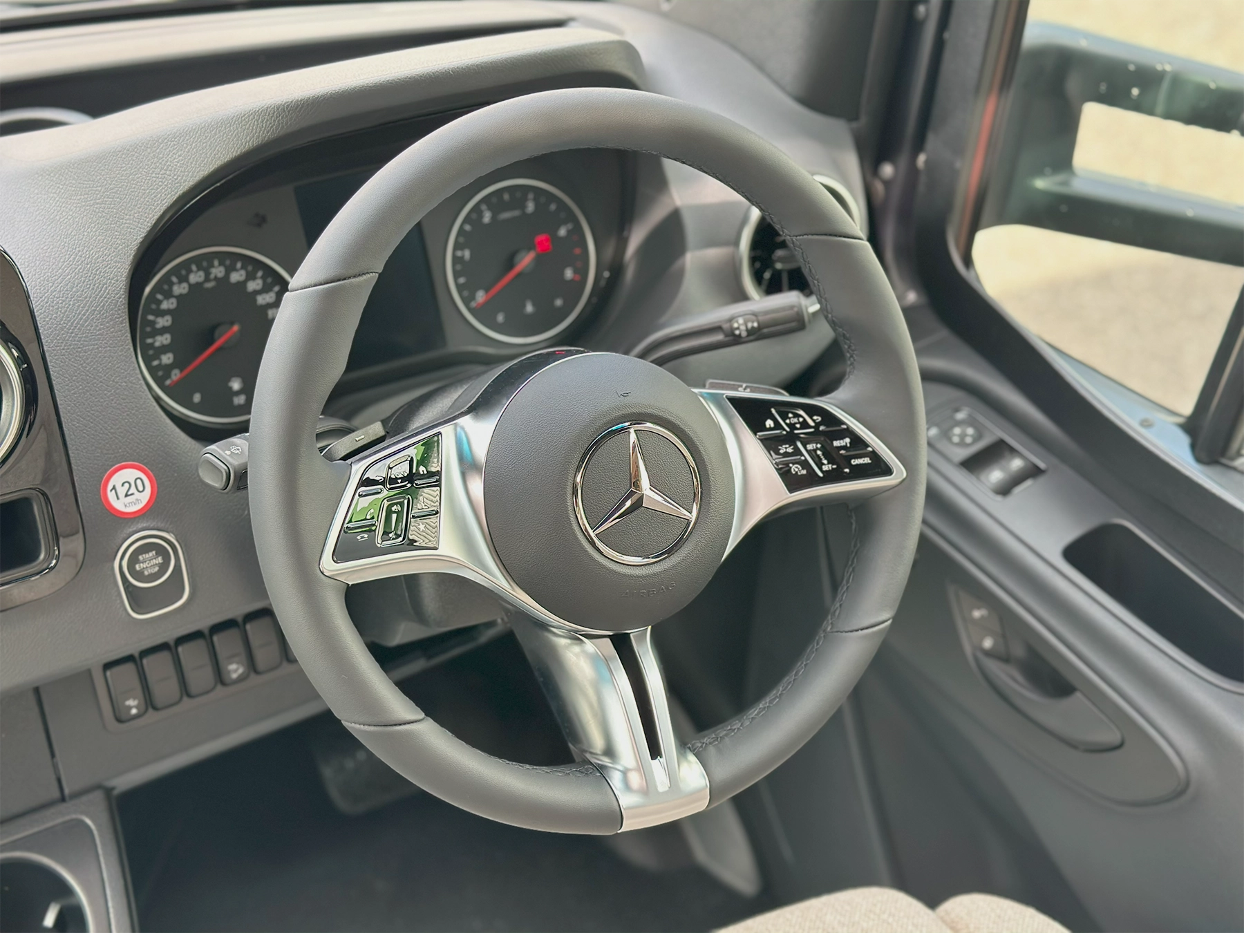 Hymer ML-T 570 Steering Wheel