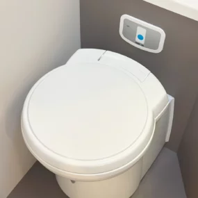 Burstner B66 744 TD Toilet