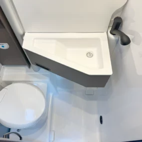 Burstner B66 644 Bathroom