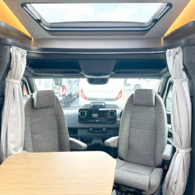 Hymer ML-T 580 4X4 Skylight Over Front Cab