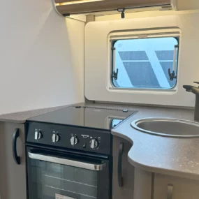 Burstner B66 744 TD Kitchen Worktop