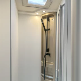 Burstner B66 744 TD Shower