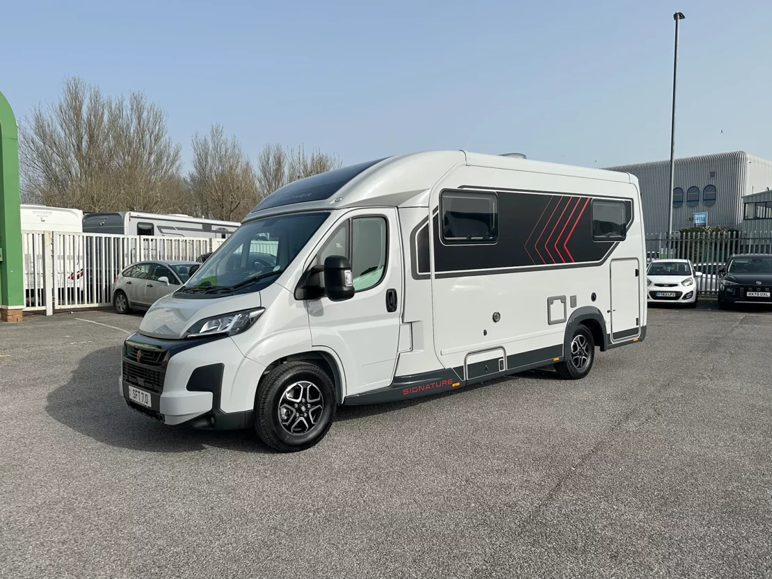 Burstner Signature 7.0 Exterior Front Right Side