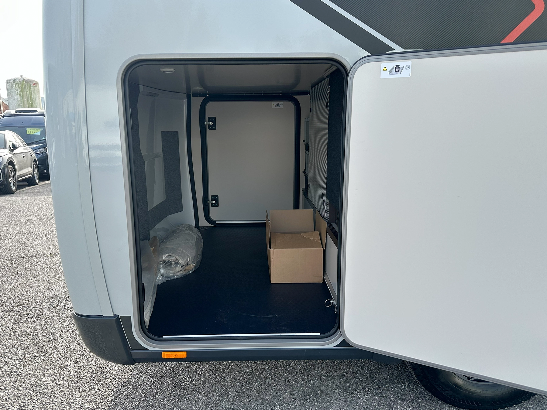 Burstner Signature 7.0 Exterior Garage