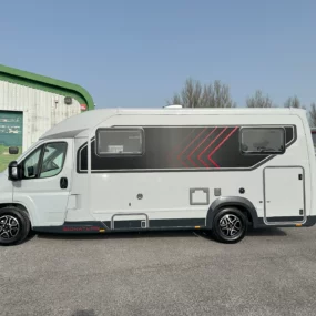 Burstner Signature 7.0 Exterior Right Side