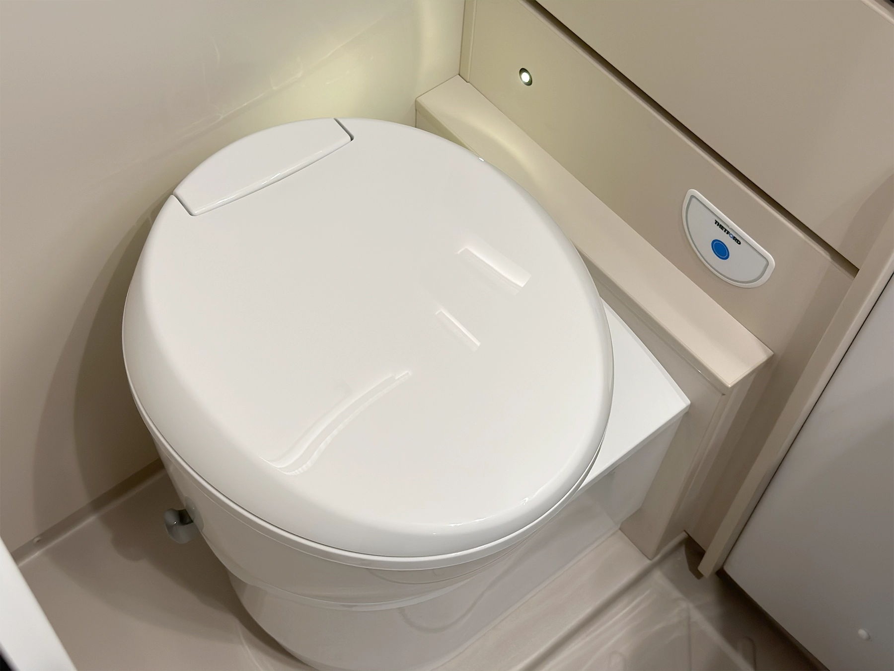 Burstner Signature 7.0 Thetford Toilet