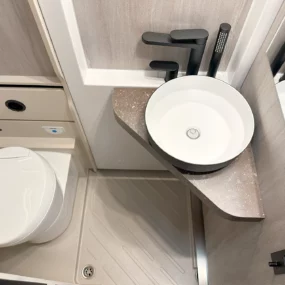 Burstner Signature 7.0 Bathroom
