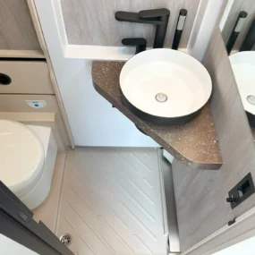 Burstner Signature 7.1 Bathroom
