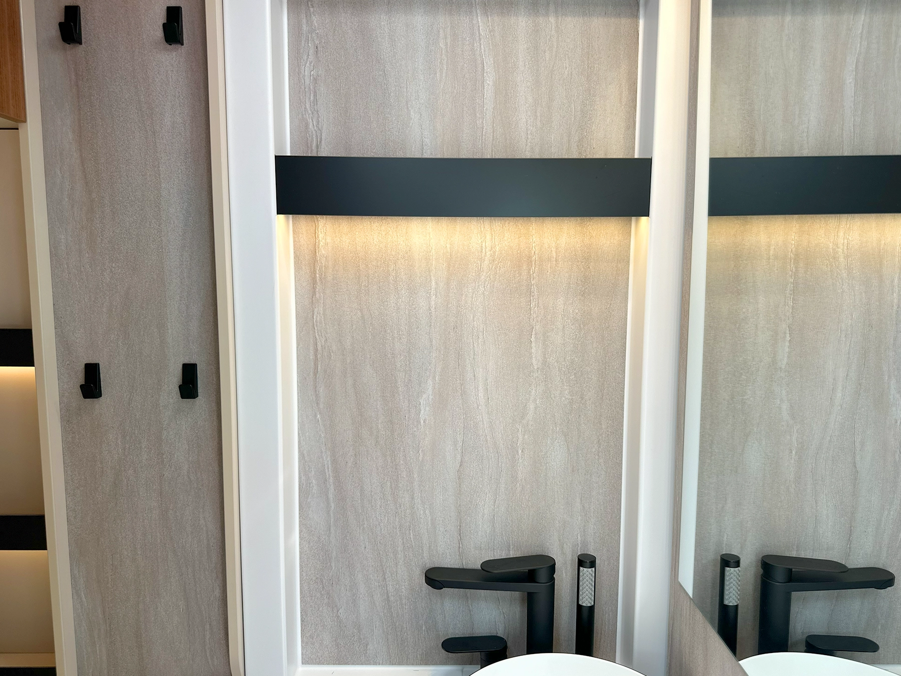 Burstner Signature 7.1 Bathroom Wall