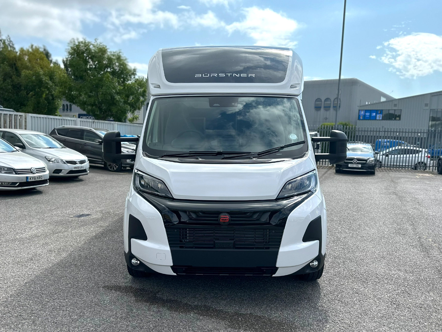 Burstner Signature 7.1 Exterior Front