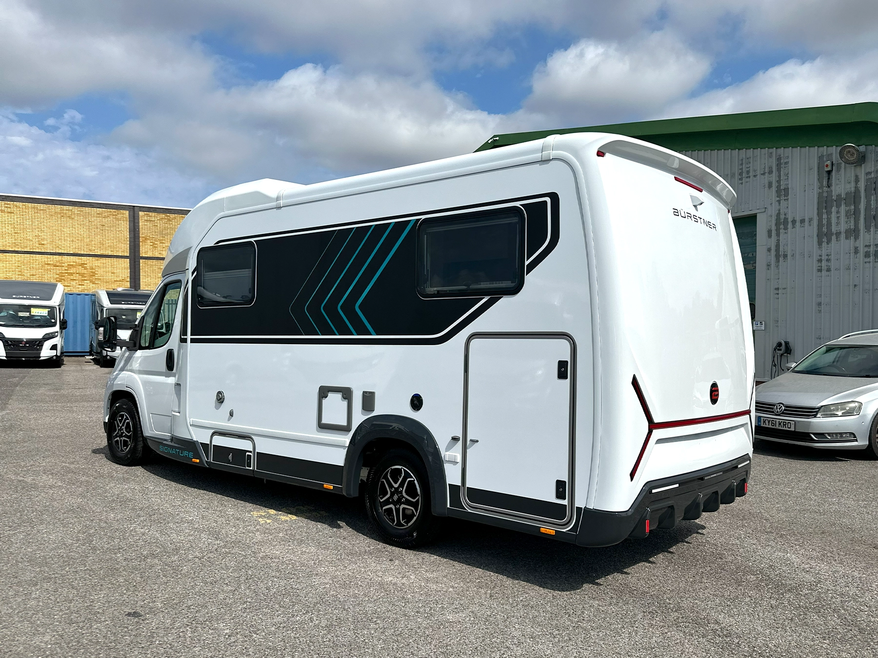 Burstner Signature 7.1 Exterior Right Rear Side