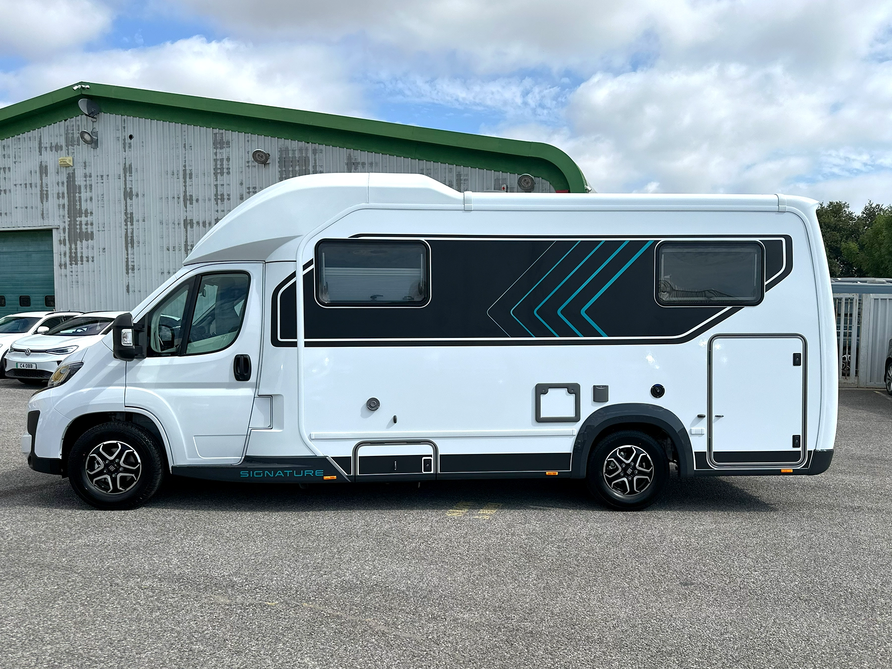 Burstner Signature 7.1 Exterior Right Side