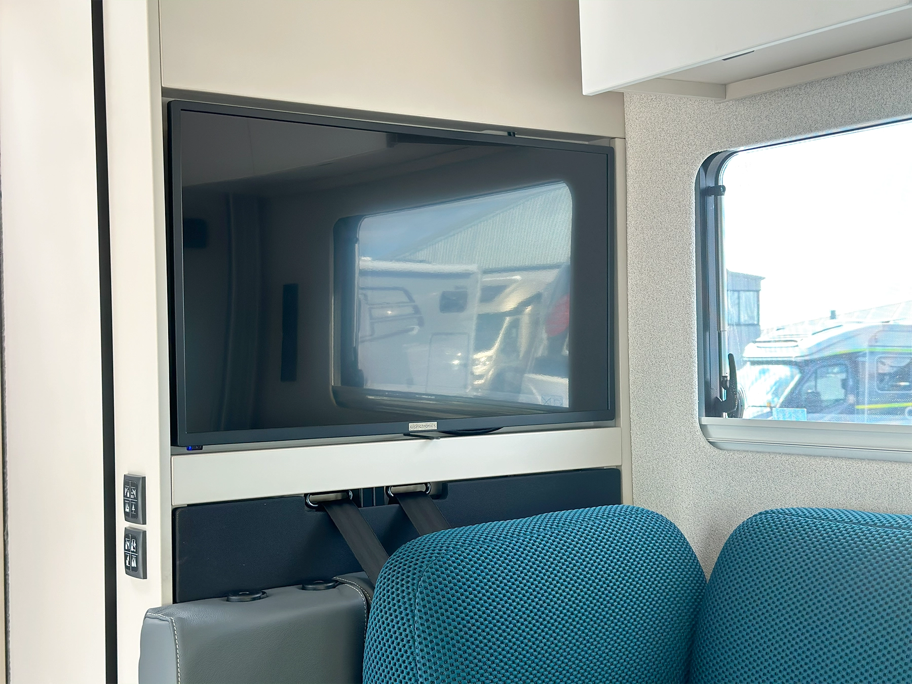 Burstner Signature 7.1 TV Lounge Area