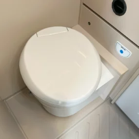 Burstner Signature 7.1 Thetford Toilet