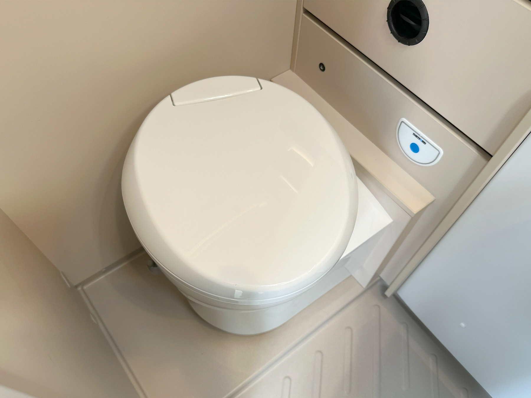 Burstner Signature 7.1 Thetford Toilet