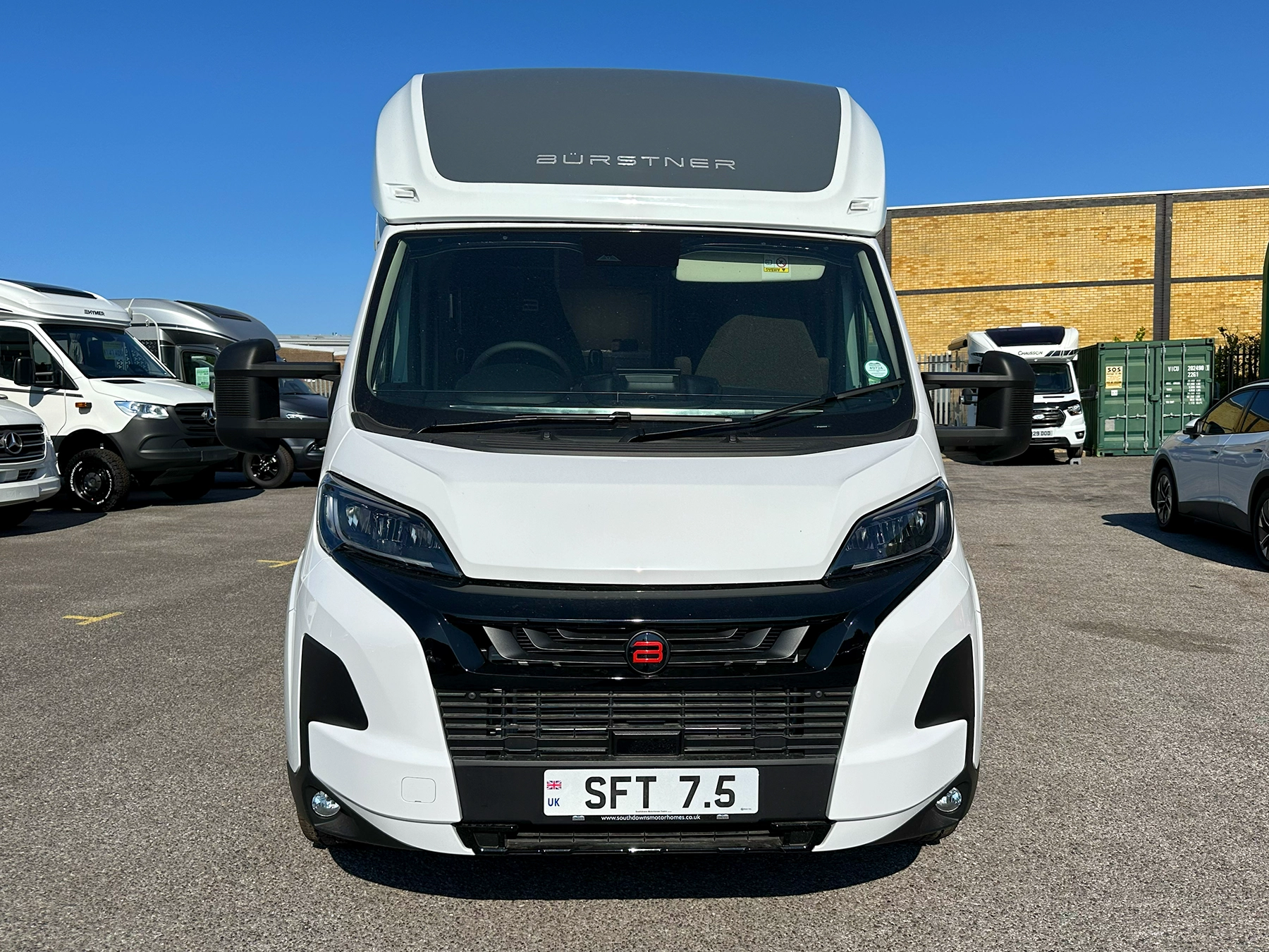 Burstner Signature 7.5 Exterior Front