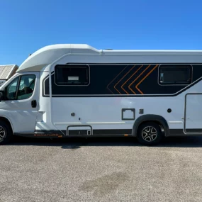Burstner Signature 7.5 Exterior Right Side
