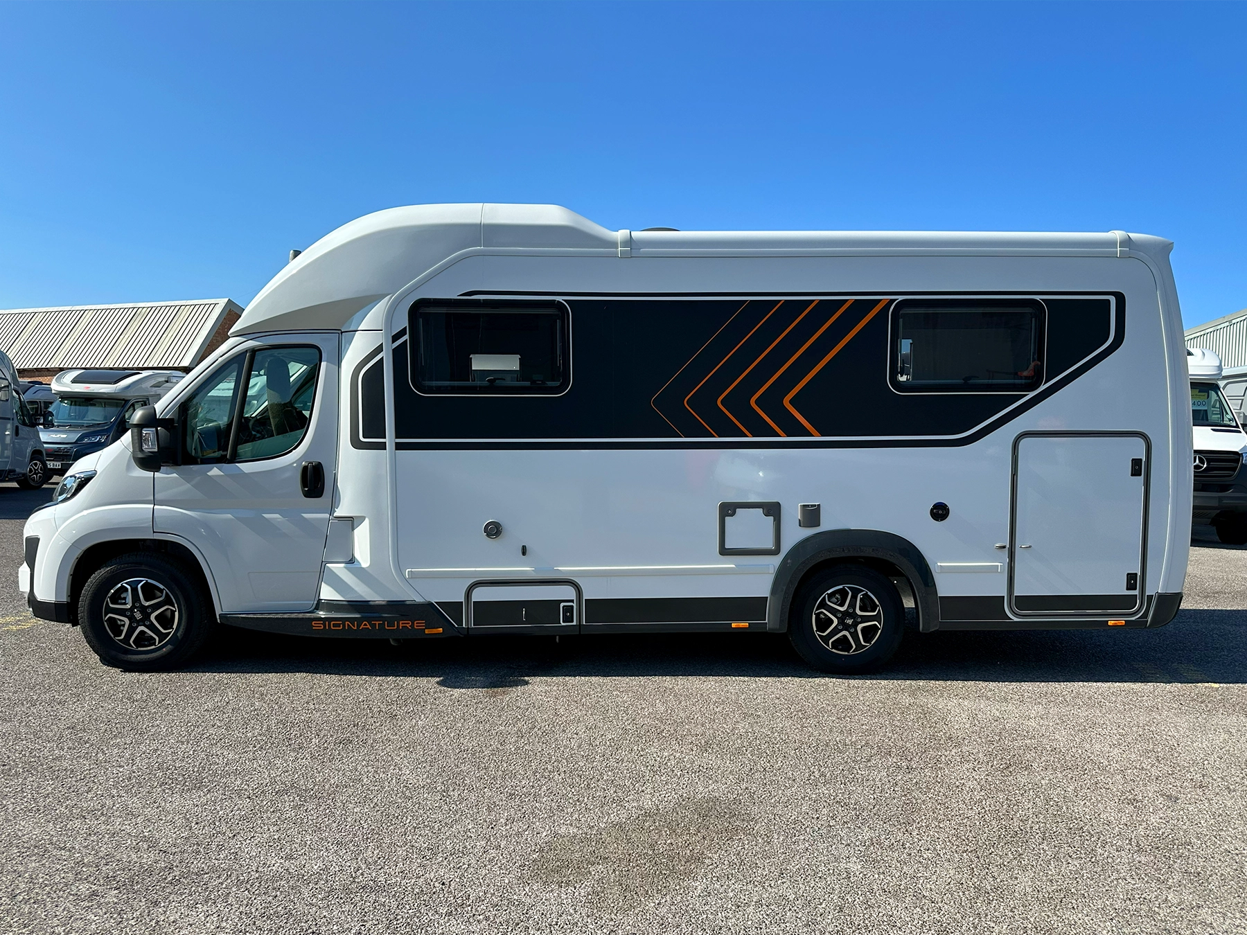 Burstner Signature 7.5 Exterior Right Side