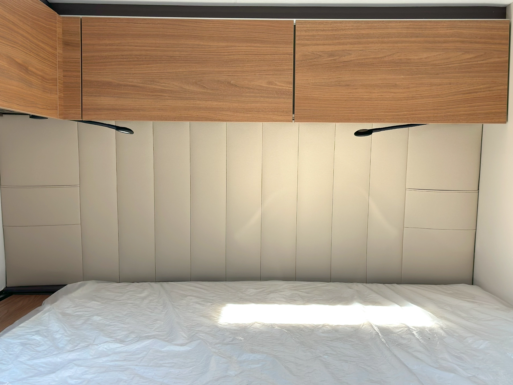 Burstner Signature 7.5 Headboard