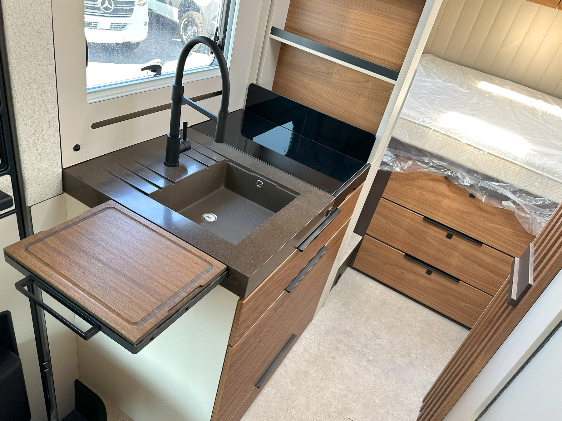 Burstner Signature 7.5 Kitchen