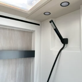 Burstner Signature 7.5 Shower