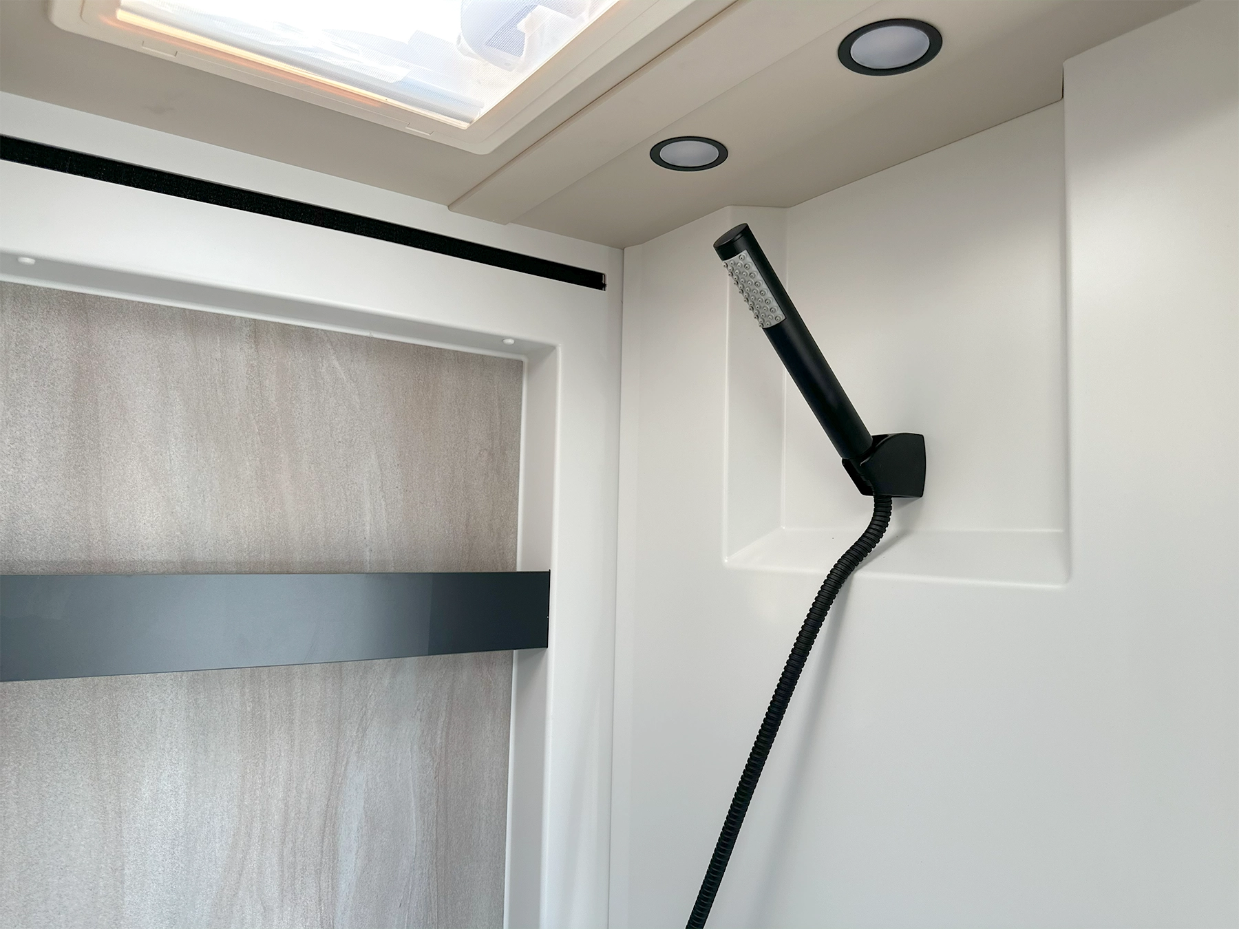 Burstner Signature 7.5 Shower