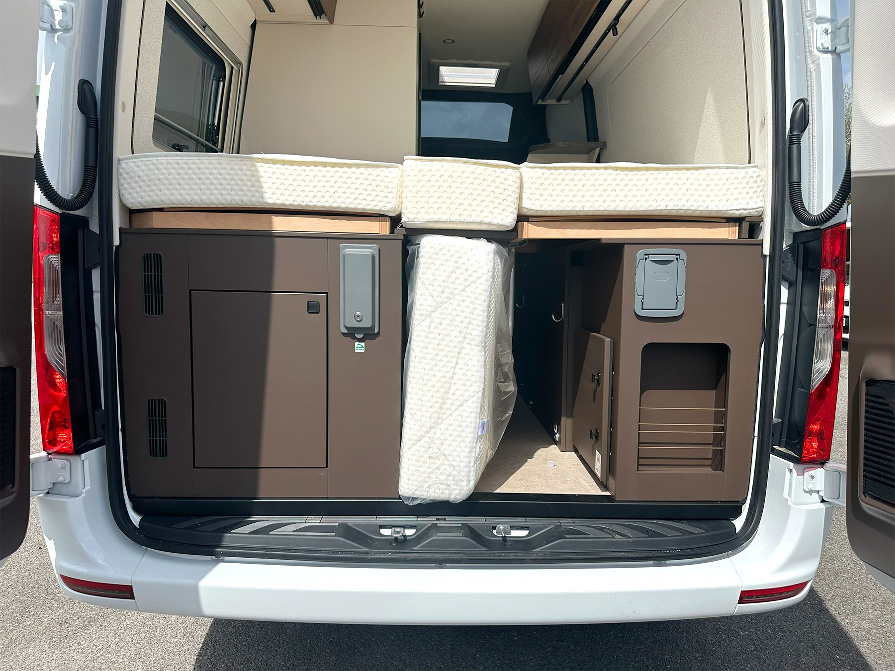 Burstner Habiton Exterior Garage