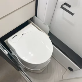 Burstner Habiton 4x4 Thetford Toilet