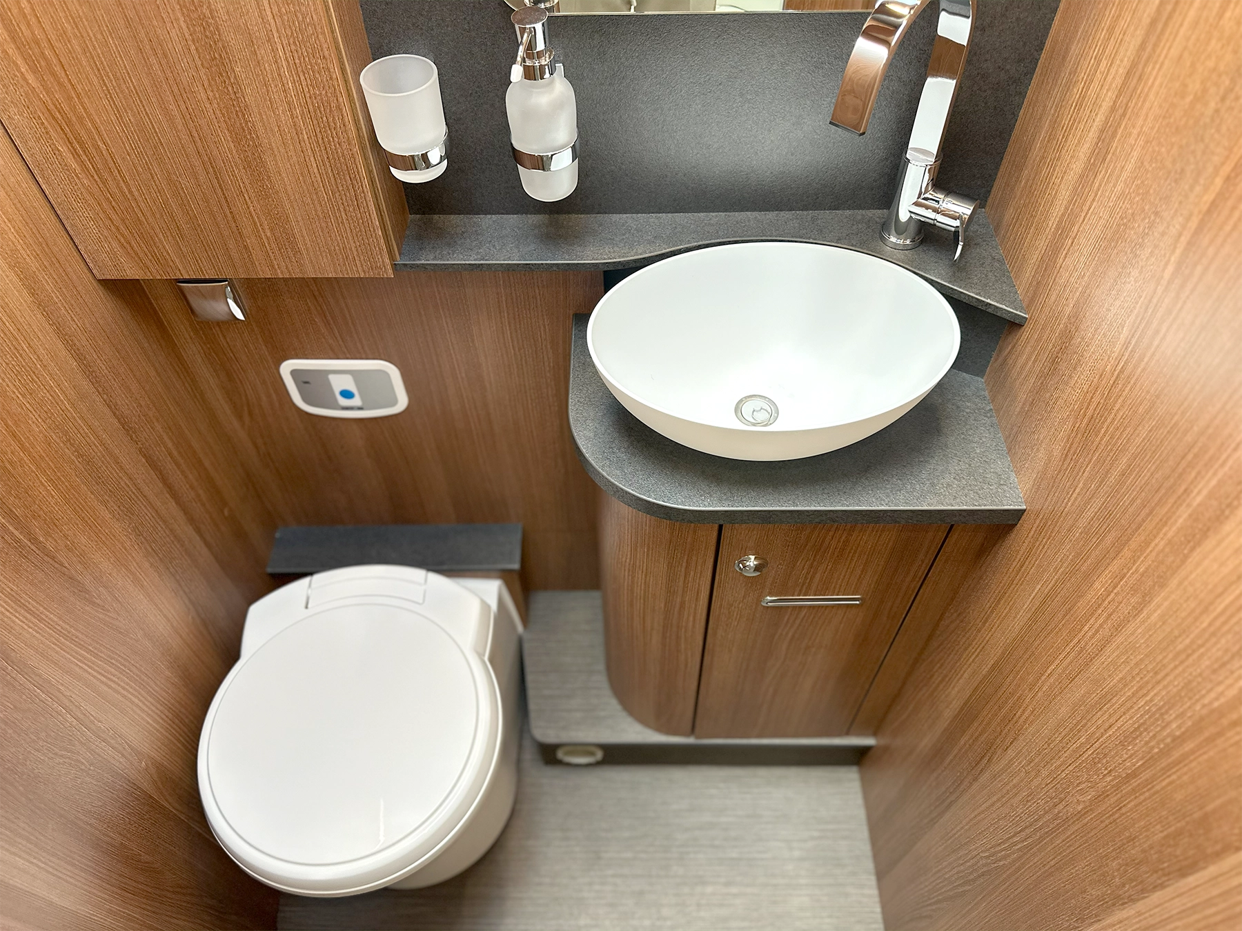 Carthago C1 Tourer T 145 RB LE Lightweight Bathroom