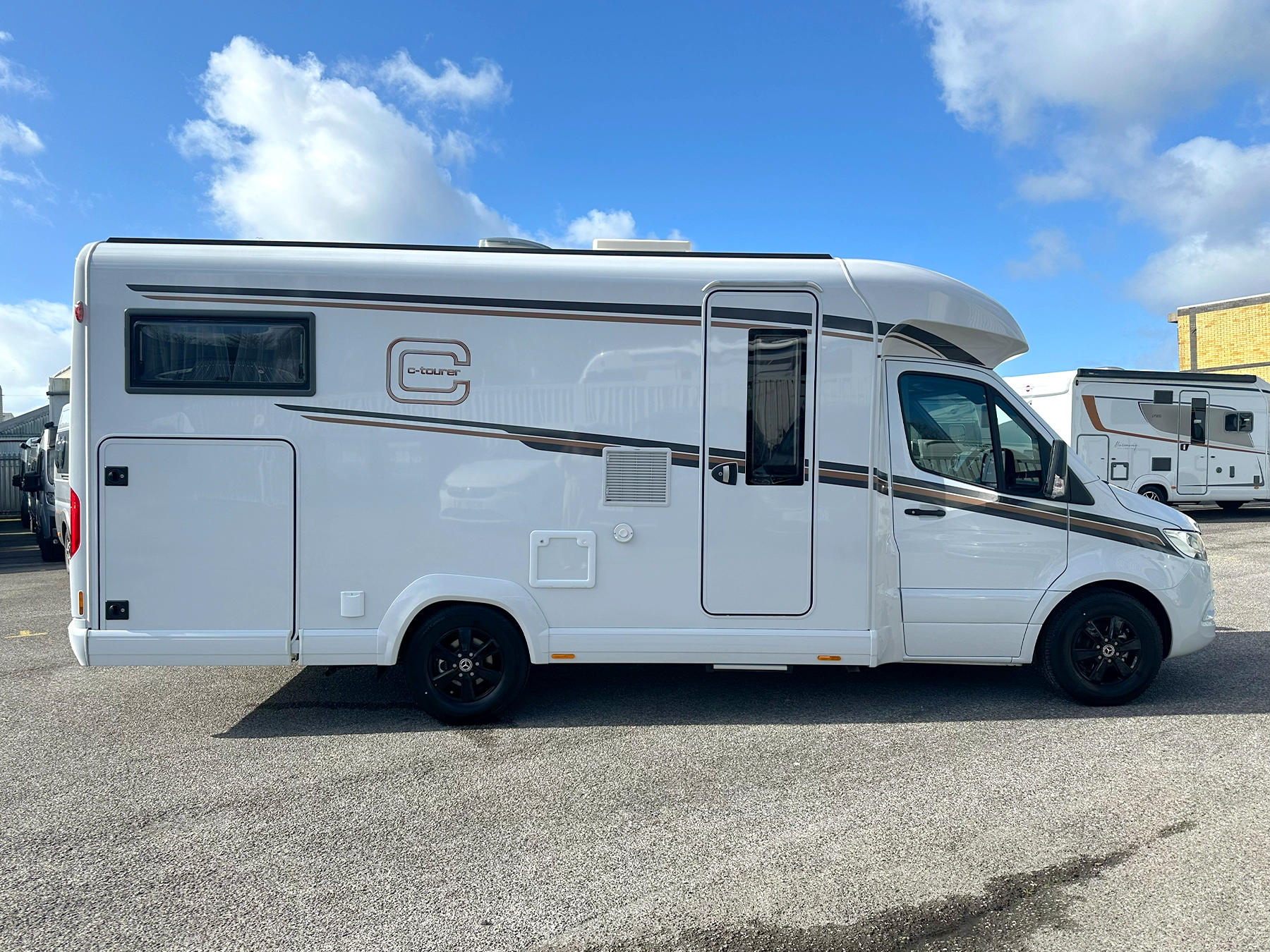 Carthago C1 Tourer T 145 RB LE Lightweight Exterior Right Side