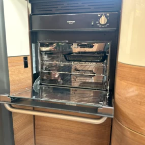 Carthago C1 Tourer T 145 RB LE Lightweight Kitchen Oven
