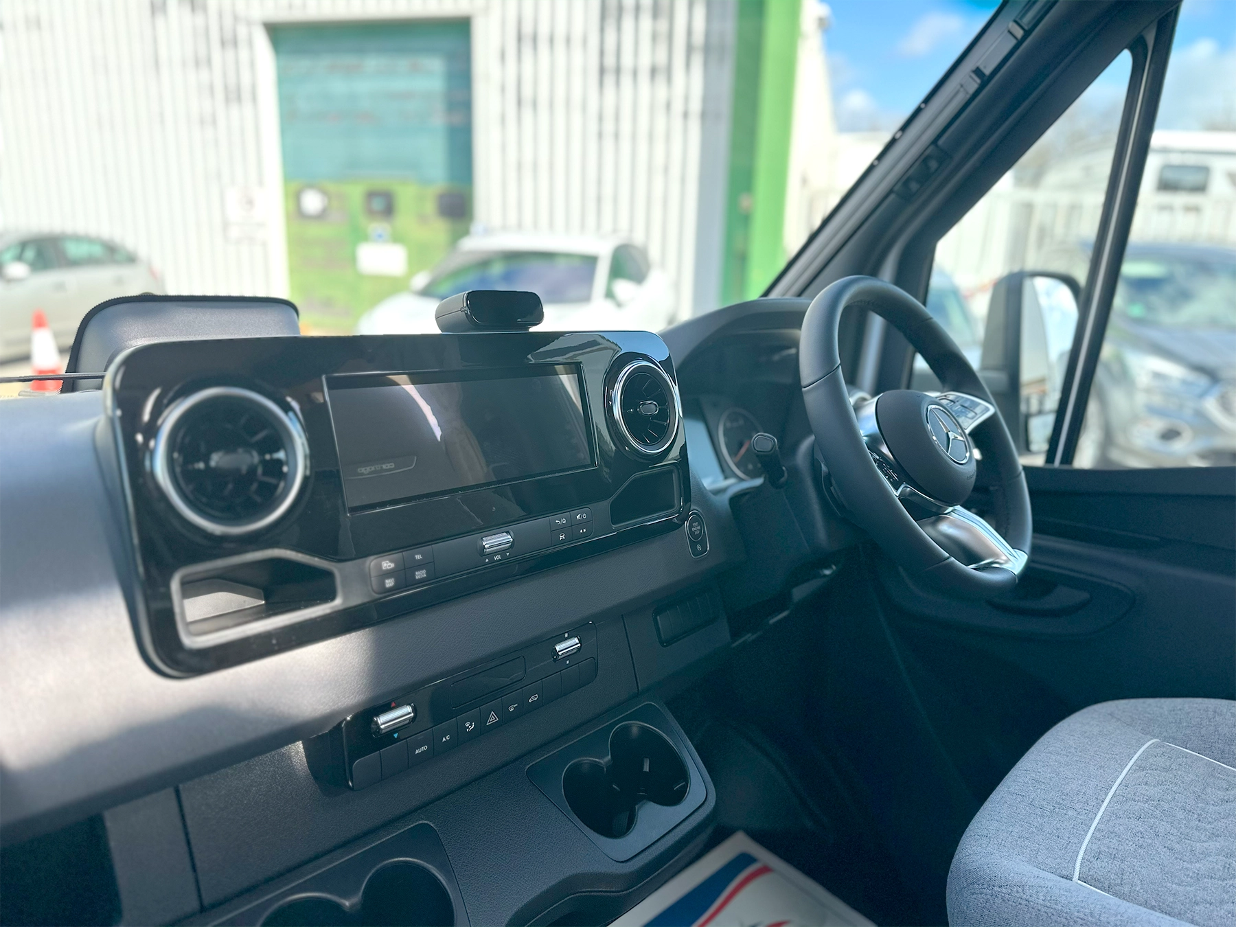 Carthago C1 Tourer T 145 RB LE Lightweight Steering Wheel & Multimedia System