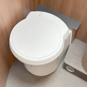 Carthago C1 Tourer T 145 RB LE Lightweight Toilet