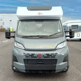 Burstner B66 744 TD Motorhome 9712 - Exterior Front