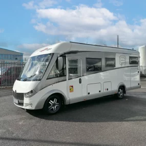 Carthago C-Line I 4.9 Front Left