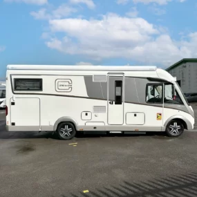 Carthago C-Line I 4.9 Right Side