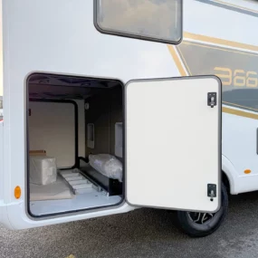 Burstner B66 690 TD Exterior Garage