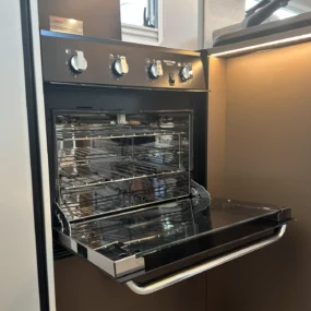 Burstner B66 690 TD Thetford Oven