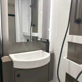 Burstner B66 690 TD Bathroom Sink & Mirror