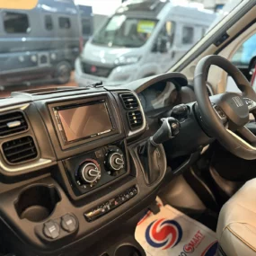 Burstner B66 690 TD Steering Wheel & Multimedia System