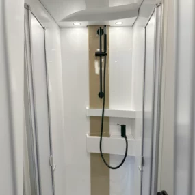 11284 Burstner B66 644 TD Shower