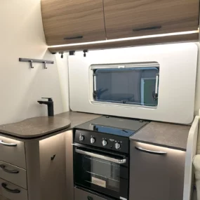 Burstner B66 684 TD Kitchen Worktop