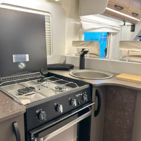 Burstner B66 744 TD Kitchen Worktop Open