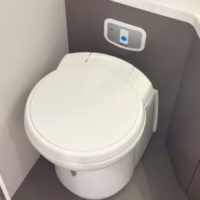 Burstner B66 744 TD Thetford Toilet