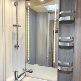 Knaus MH Sun TI 650 Bathroom Mirror & Storage