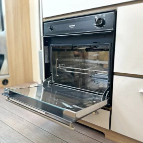 Knaus MH Sun TI 650 Thetford Oven