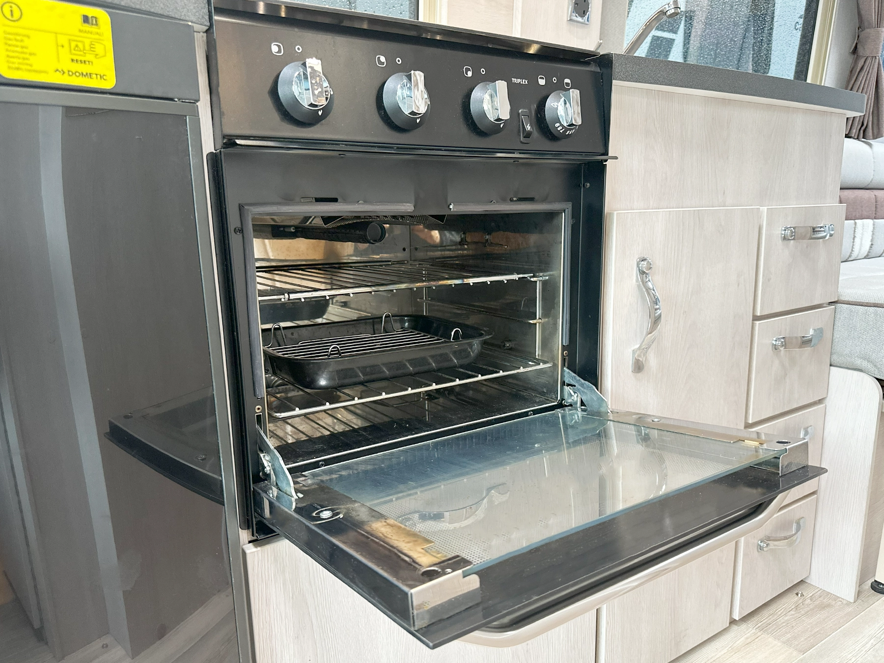 Auto-Sleeper Warwick Duo Oven