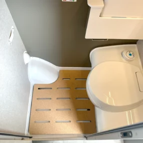 Hymer Grand Canyon S Xperience Bathroom