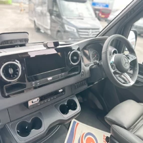Hymer Grand Canyon S Xperience Pop Top Steering Wheel & Multimedia System